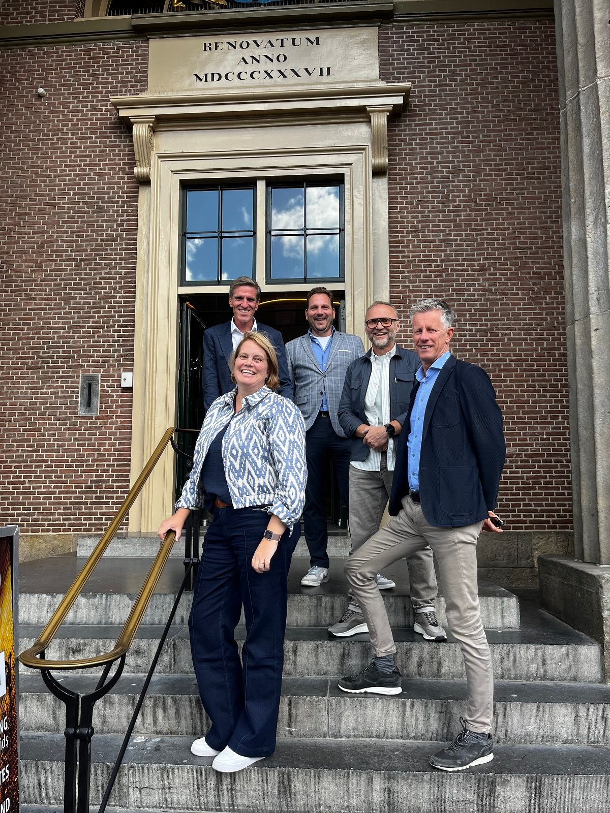 Harderwijk, vooraan Nicole, achter haar vlnr Arnoud, Pieter, Gerrit, René.jpg