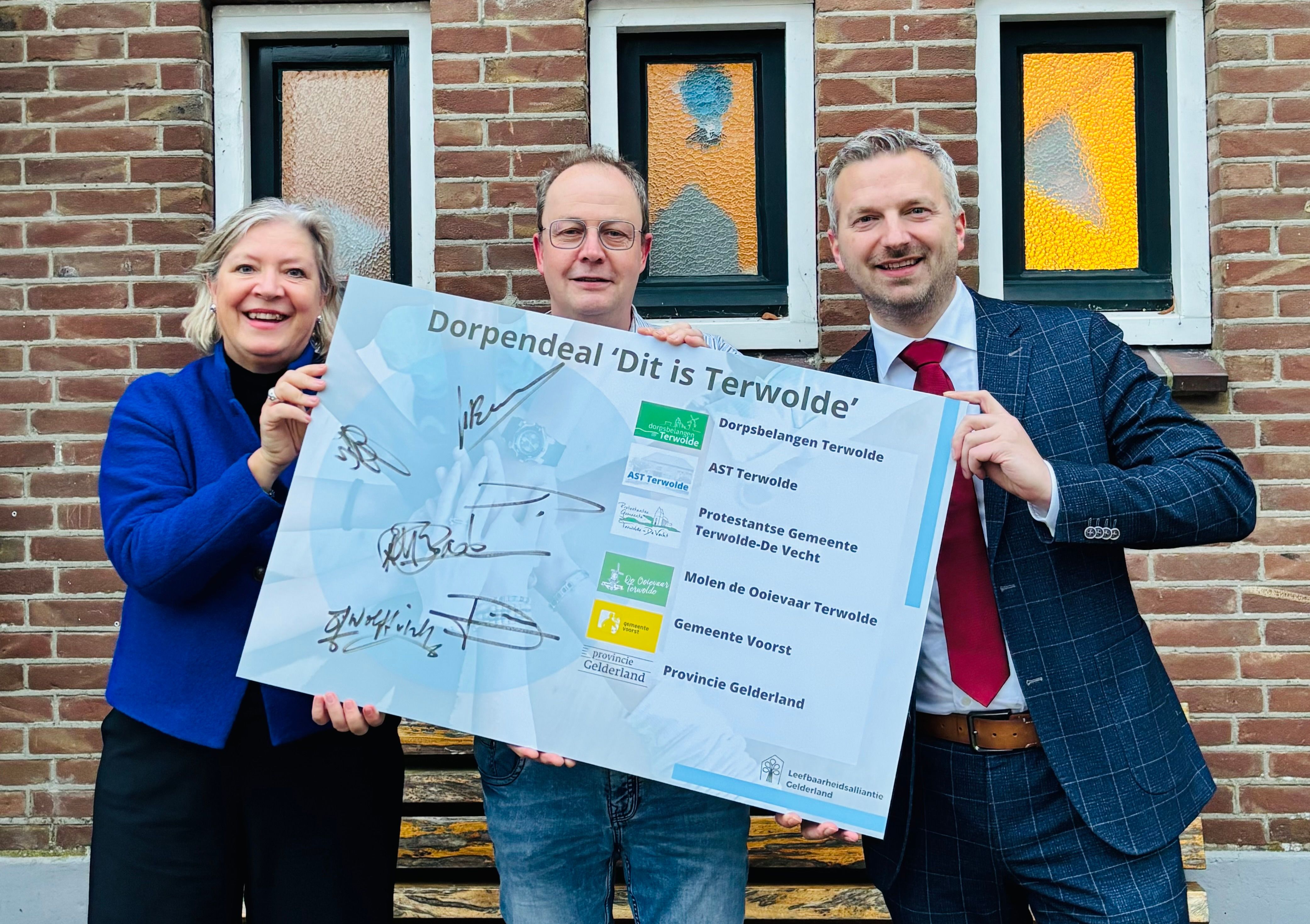 Dorpendeal verbindt huiskamer met voordeur van Terwolde